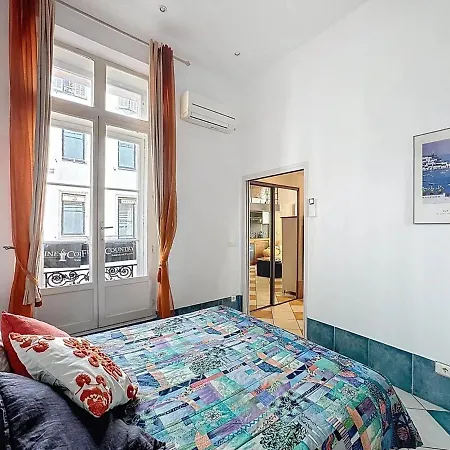 Cosy Short-term In דירה