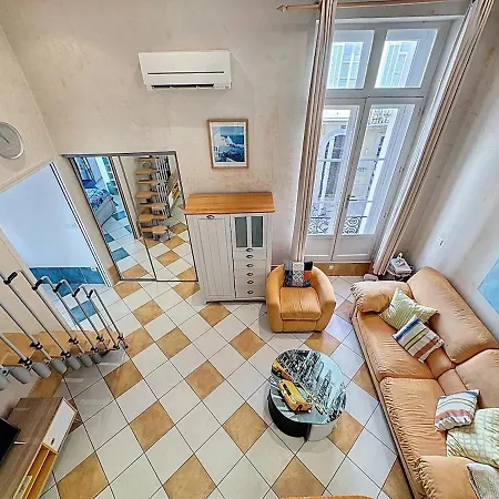 Cosy Short-term In דירה